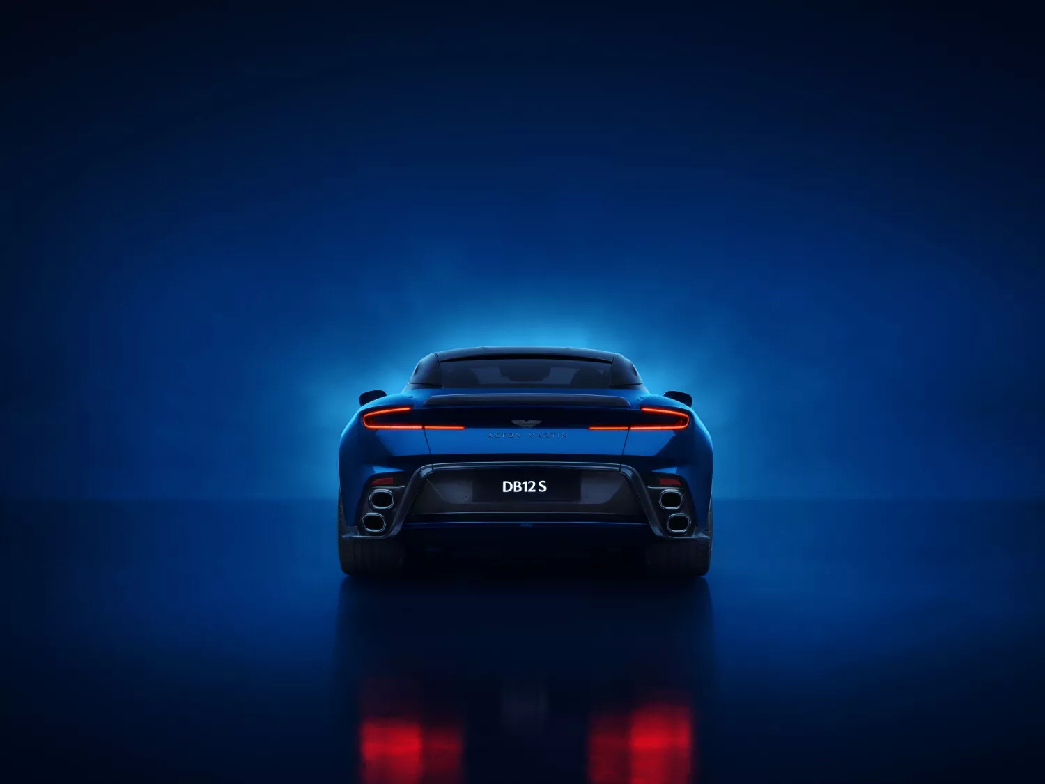 Η νέα Aston Martin DB12 S έφτασε με 700 άλογα!